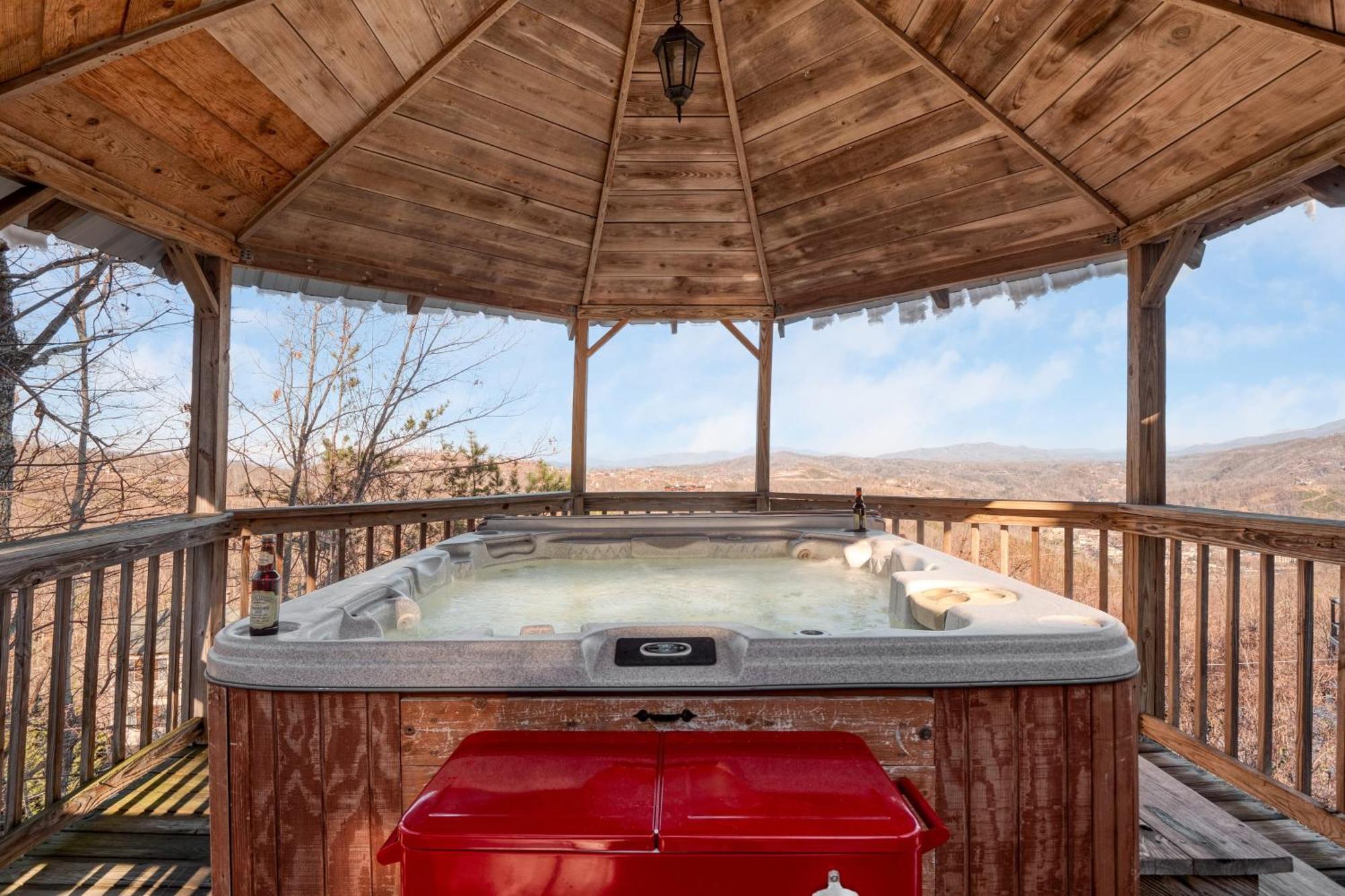 Fontana By Avantstay Gorgeous Mountain Cabin W Views Hot Tub Game Room Gatlinburg Bagian luar foto